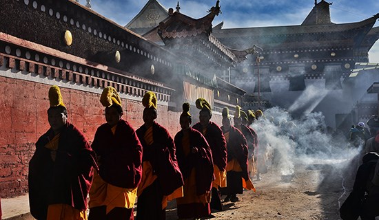 Fête Monlam (Fête de Nouvel An, Losar) à Aba