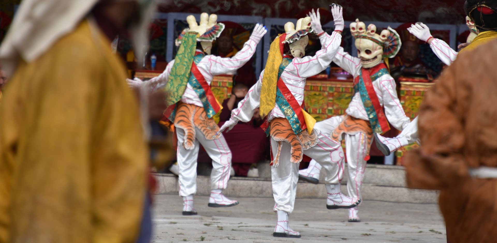 Fête de Danse de Masque au Monastère de Tsourphou