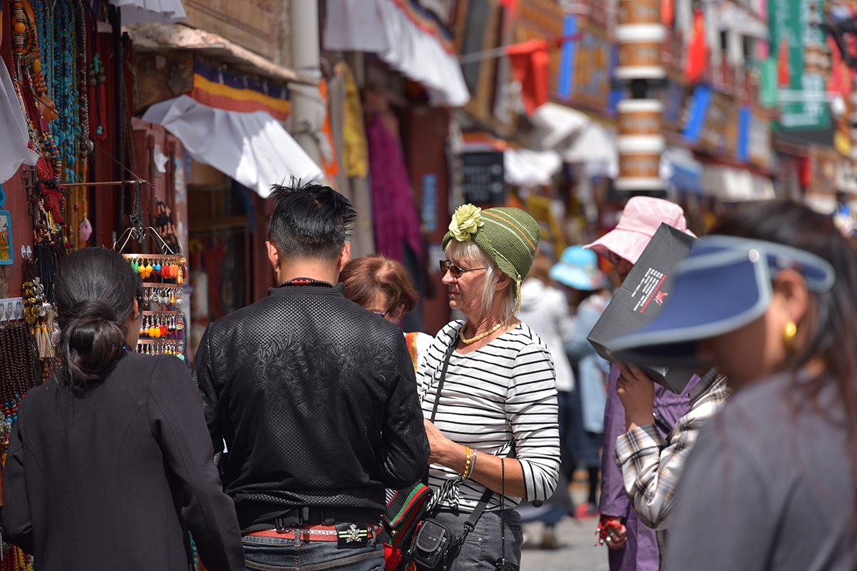 Barkhor Street | Photo par Liu Bin