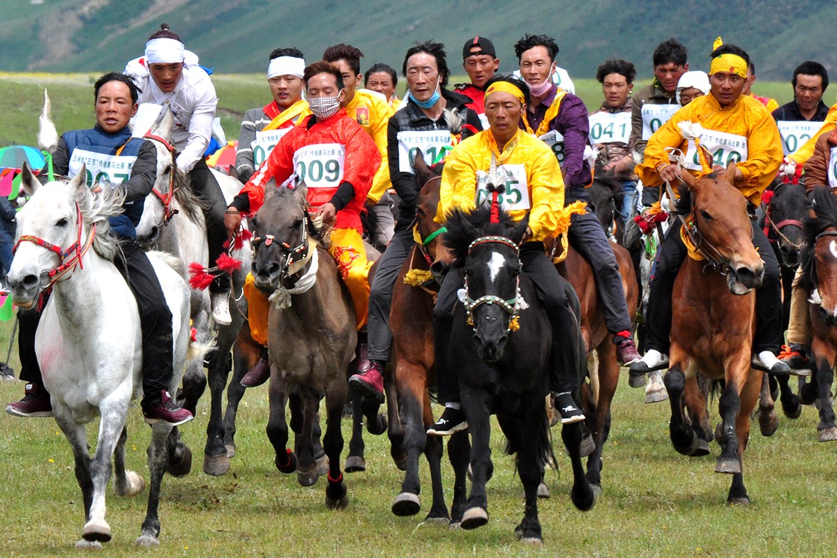 Yushu Horse Racing Festival | Photo par Prof. Hans Först