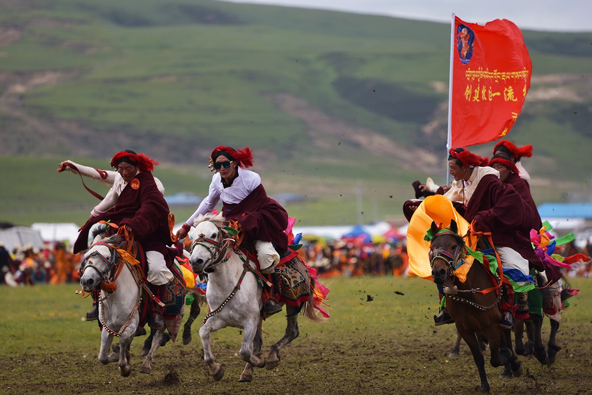 Litang Horse Racing Festival | Photo par Liu Bin