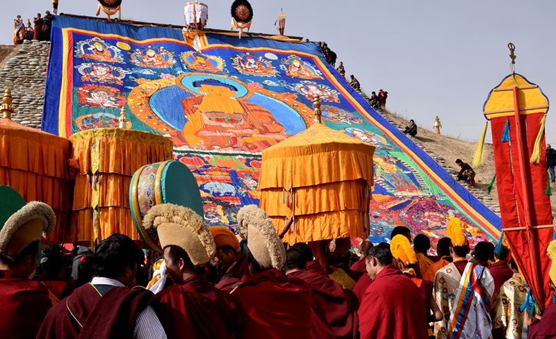 Sunning-Buddha Ceremony at Langmu Si Monastery