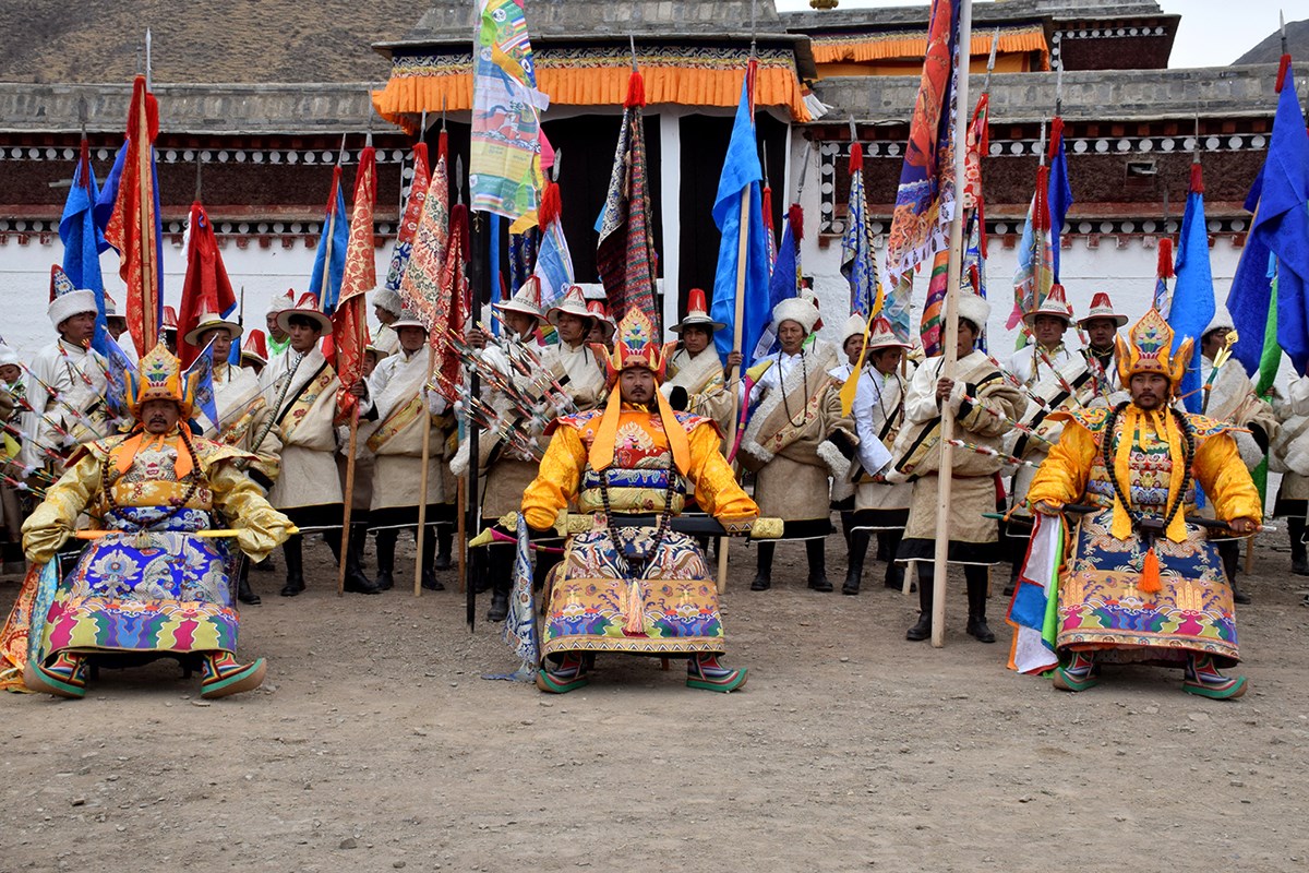 Jewelry show in Xicang Monastery  | Photo par Prof. Hans Först