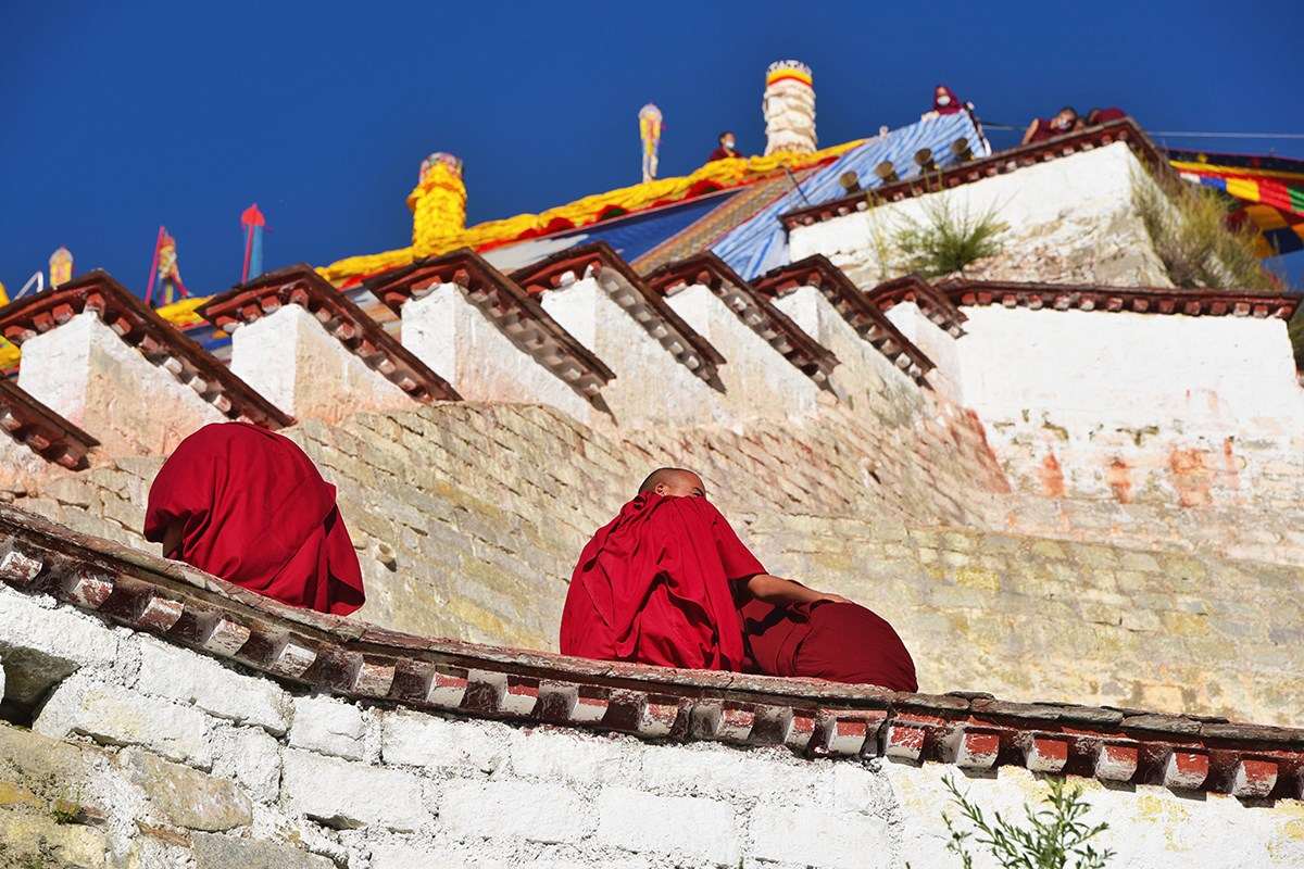 Thangka Unfolding at Drepung Monastery | Photo par Liu Bin