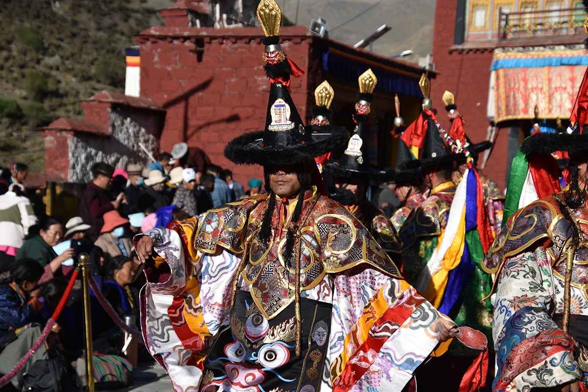 Mask Dance Festival during Great Prayer in Summer | Photo par Yang Zeru