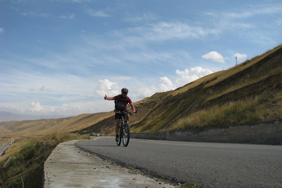 Bike Tour to Amnye Machen | Photo par Ping Pai