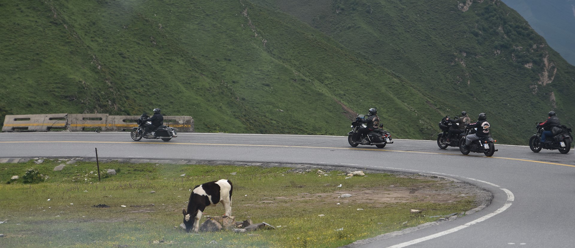 Voyage à Moto Louée du Sichuan au Tibet sur Autoroute G318