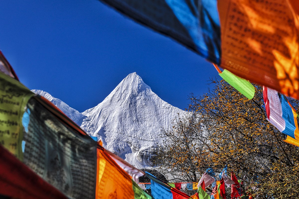 Yangmaiyong in Yading | Photo par Liu Bin