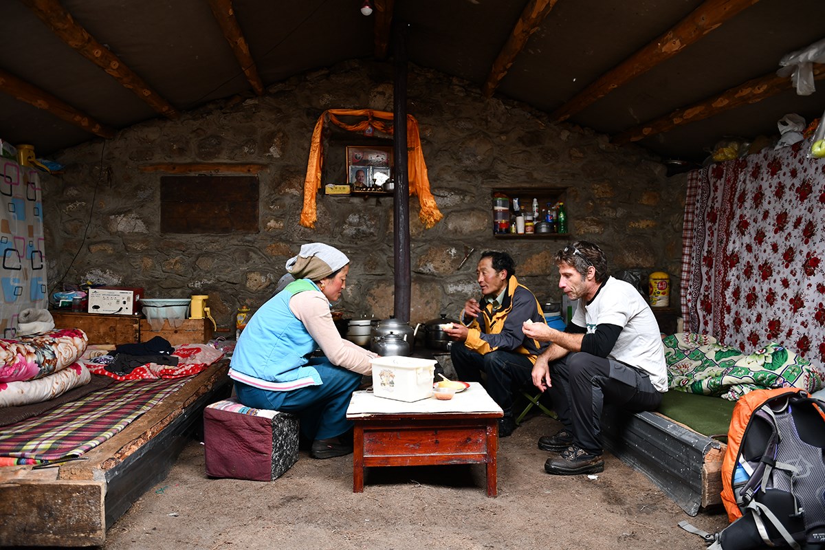 At Gongga Mountain | Photo par Liu Bin