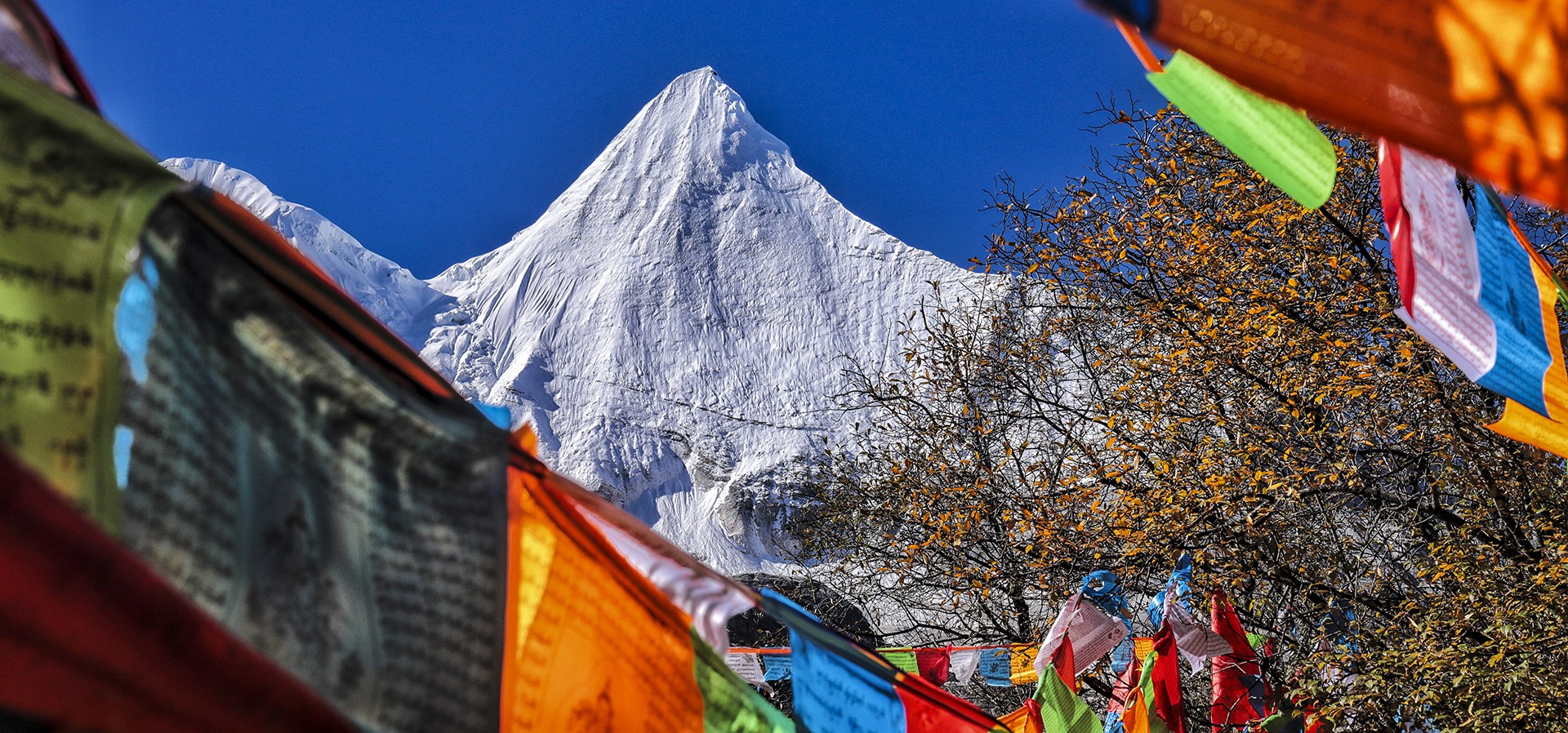 Voyage en Voiture Louée à Découvrir les Mythes de Shangri-La